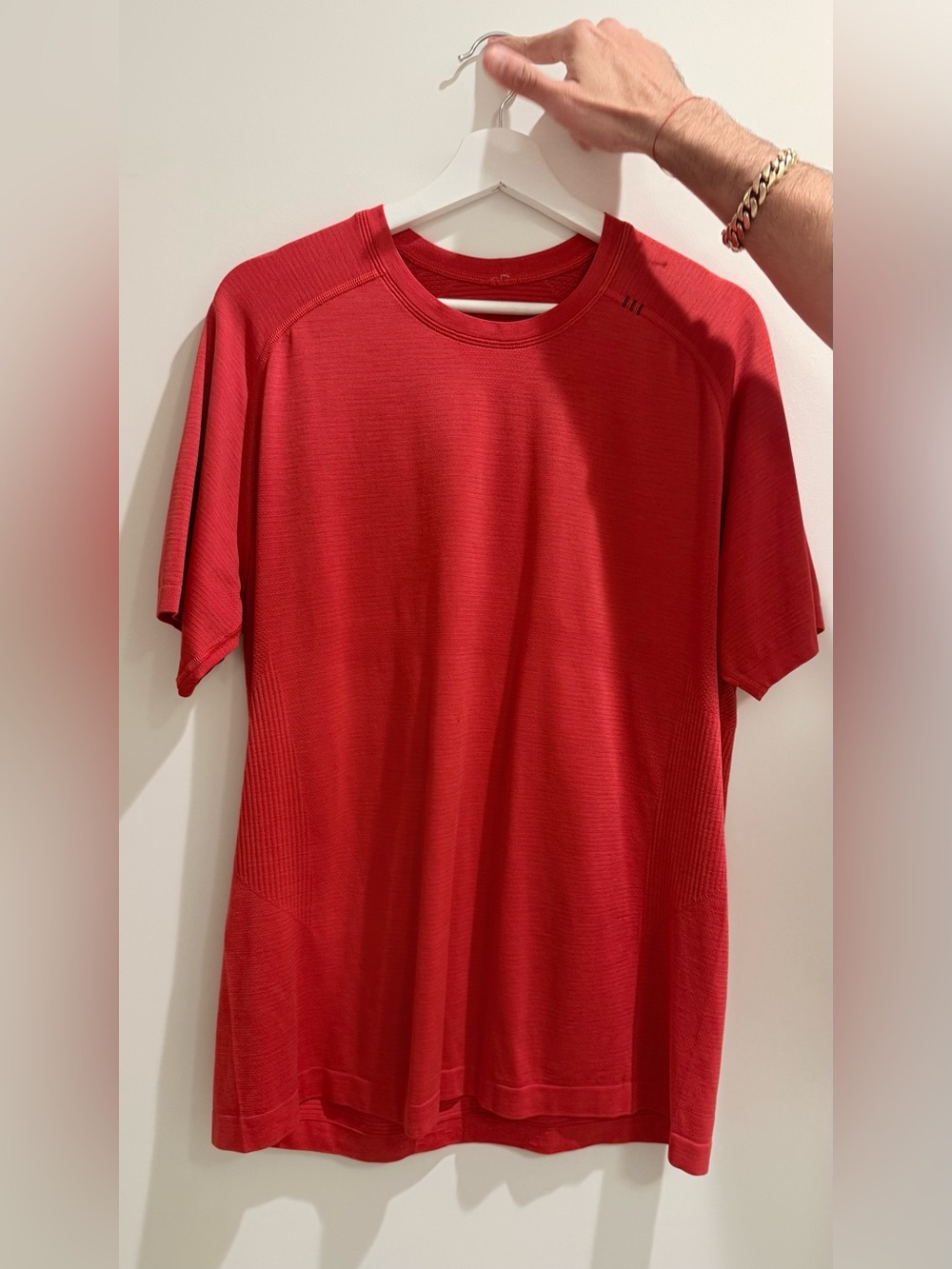 Men’s lulu lemon Red shirt